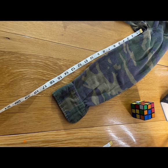 Gap standard fit camouflage button down shirt - Picture 2 of 6